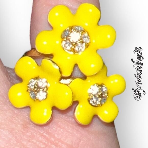 Bundle Sale 3 for $15 | Enamel Flower Ring | Rhinestones | Size 7 - Picture 3 of 11